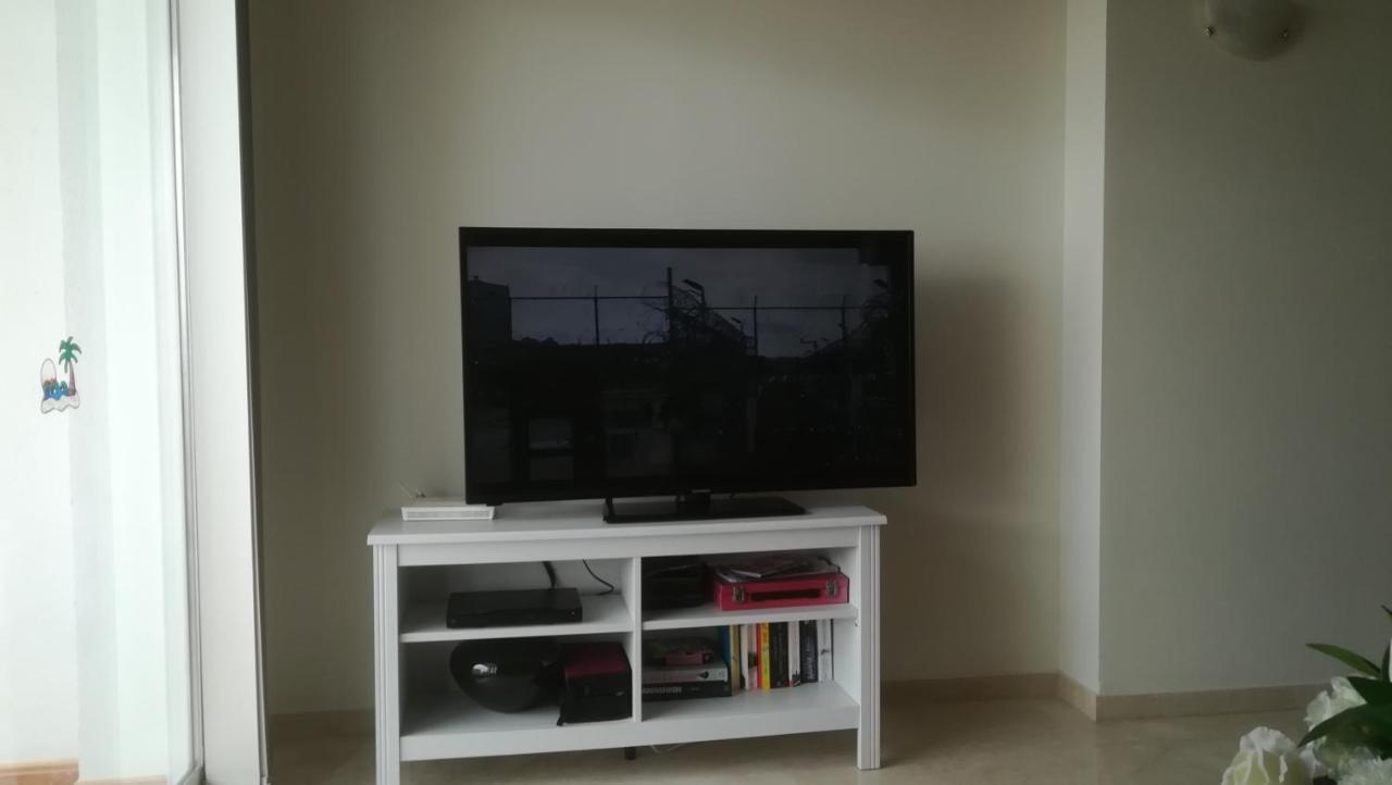 Jazmin Miraflores Seaview